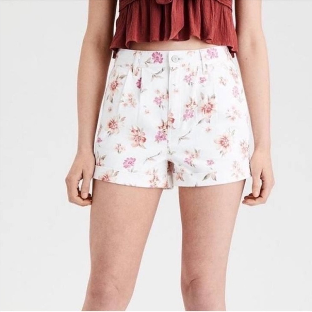 American Eagle White with Pink and Orange Floral Print Mom Shorts. Size 14.